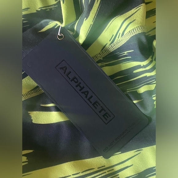 Alphalete Surface Power Leggings, Large, New - Picture 8 of 9